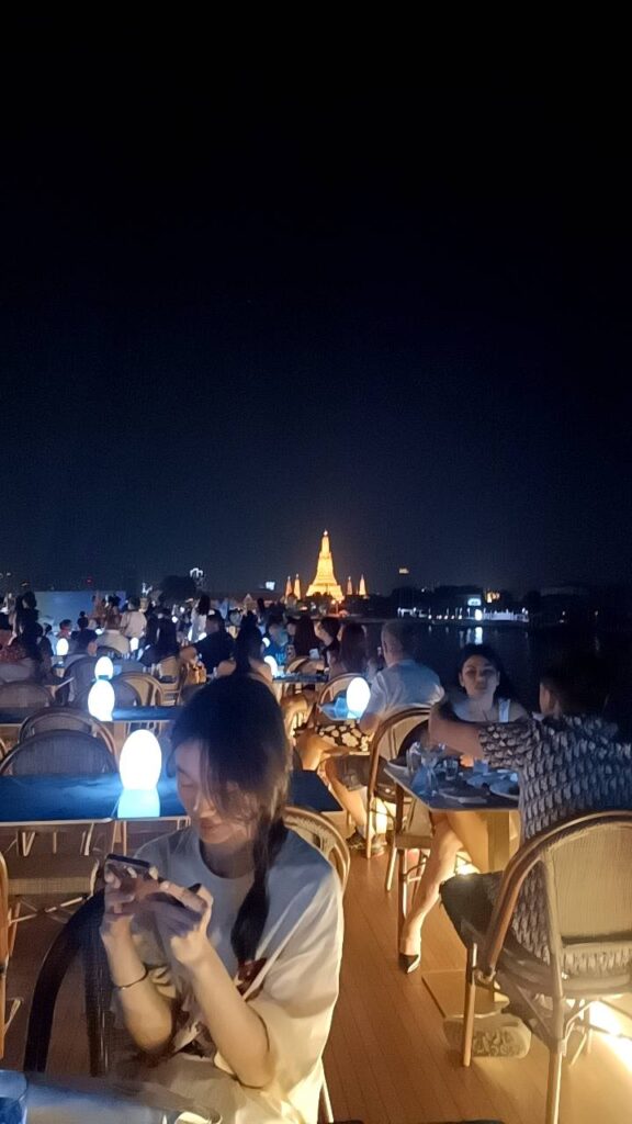 เอเชียทีค ดินเนอร์ ครูซ (Asiatique Dinner Cruise)